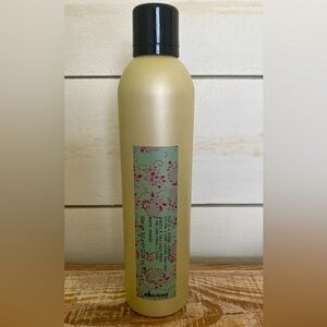 Davines This Is A Strong Hairspray